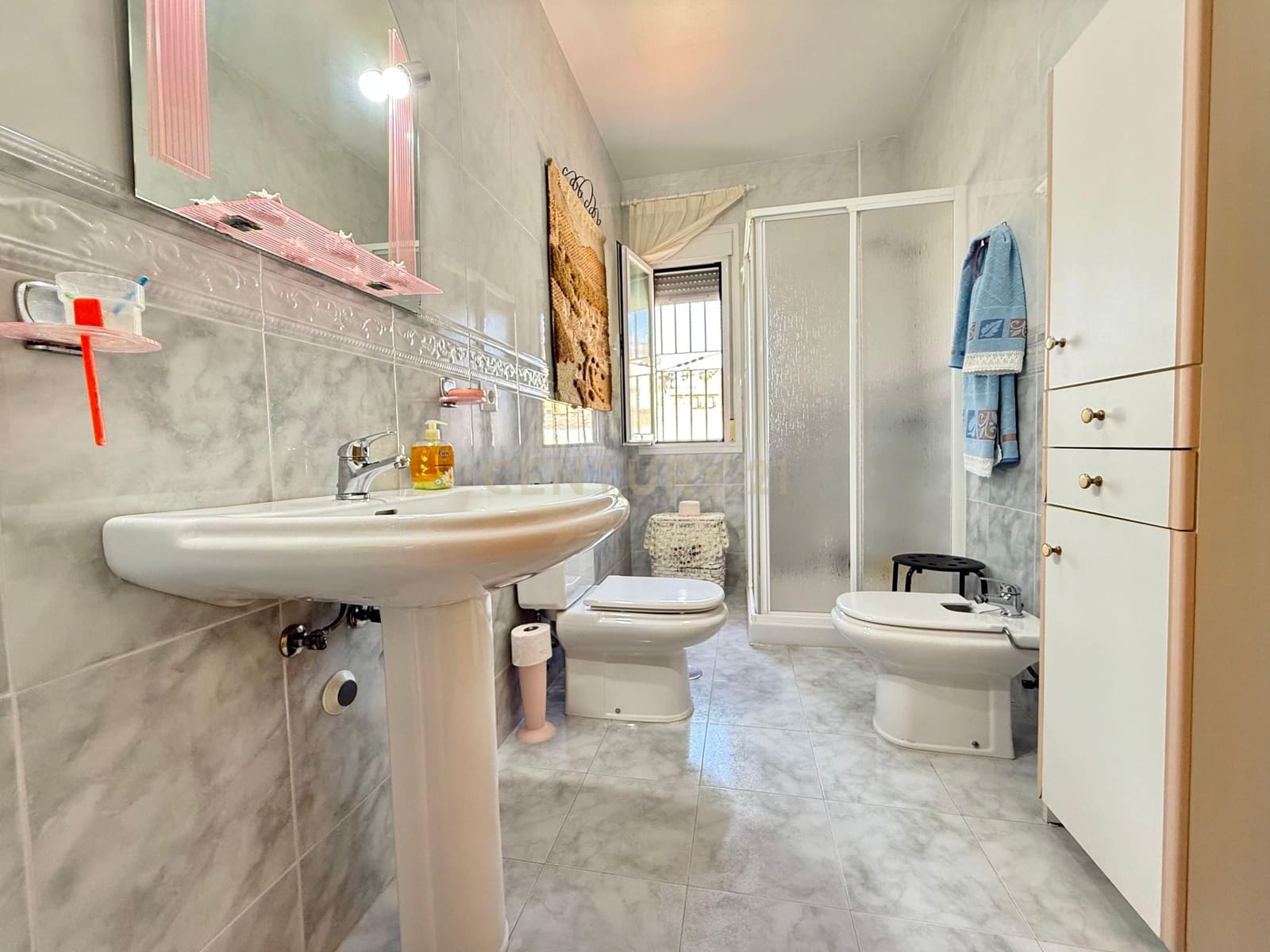 4 sypialnia Finka/Dom wiejski na sprzedaż w Berja z garażem - 379 800 € (Ref: 9471661)