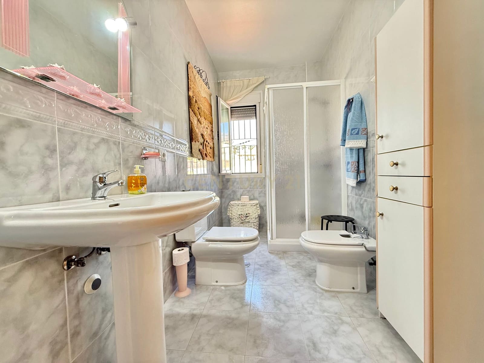 4 sypialnia Finka/Dom wiejski na sprzedaż w Berja z garażem - 379 800 € (Ref: 9471661)