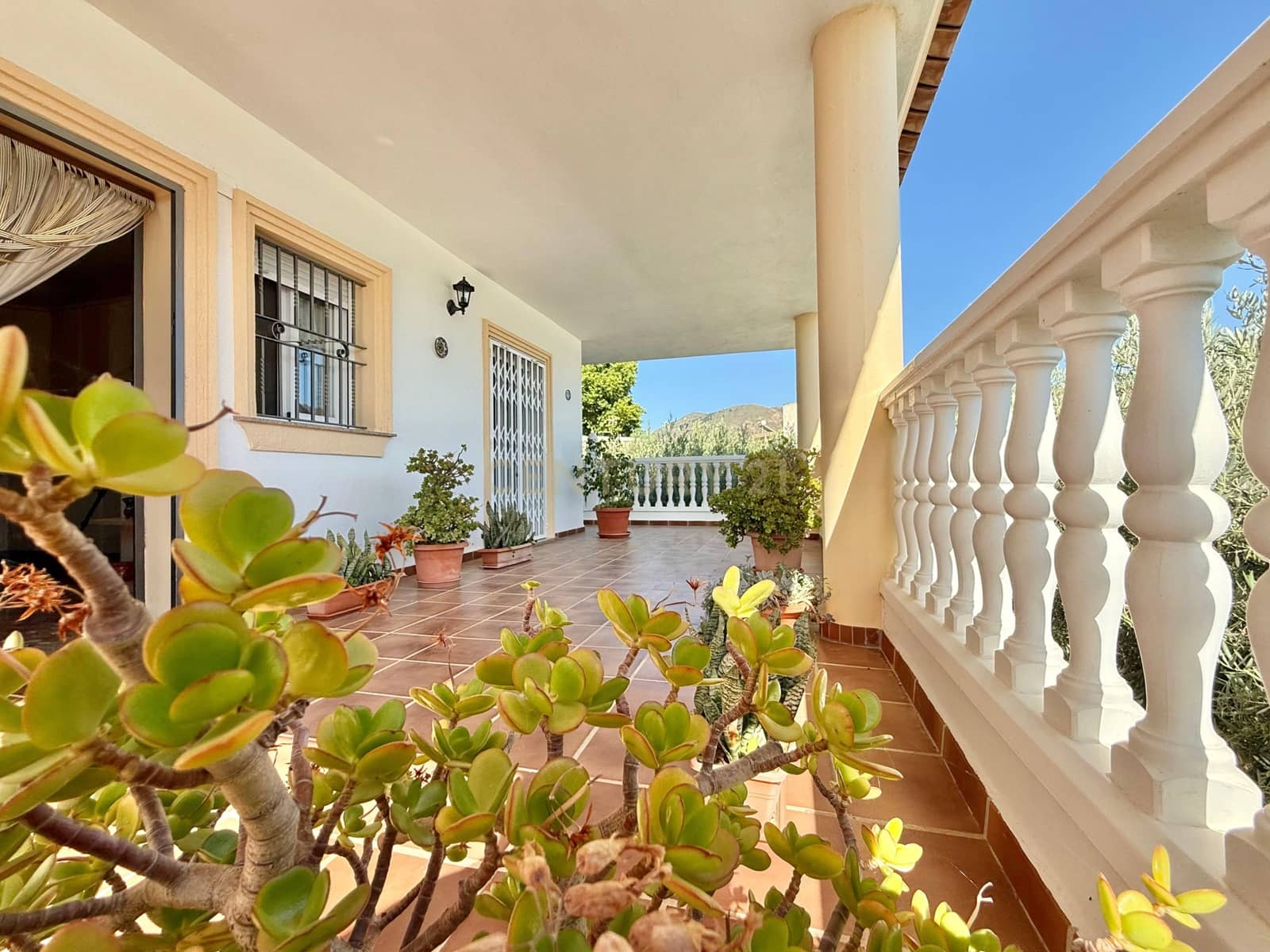 4 sypialnia Finka/Dom wiejski na sprzedaż w Berja z garażem - 379 800 € (Ref: 9471661)