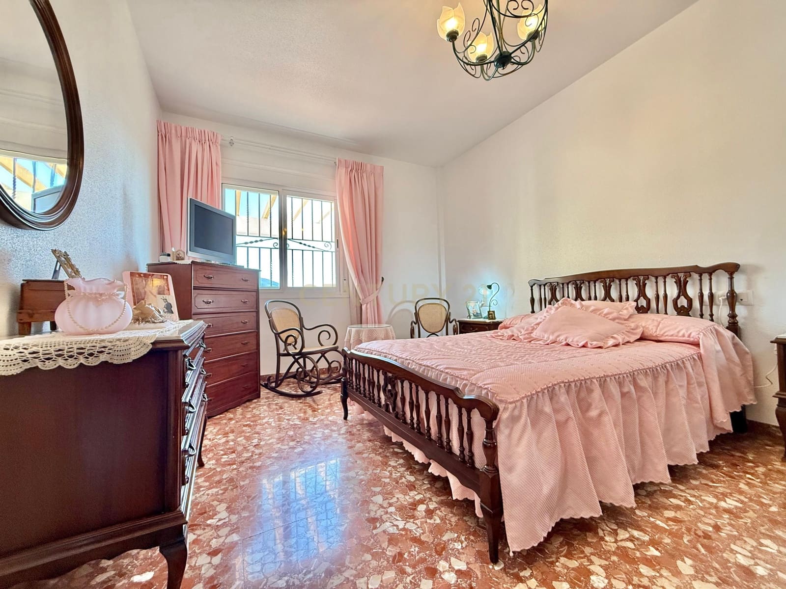 4 sypialnia Finka/Dom wiejski na sprzedaż w Berja z garażem - 379 800 € (Ref: 9471661)