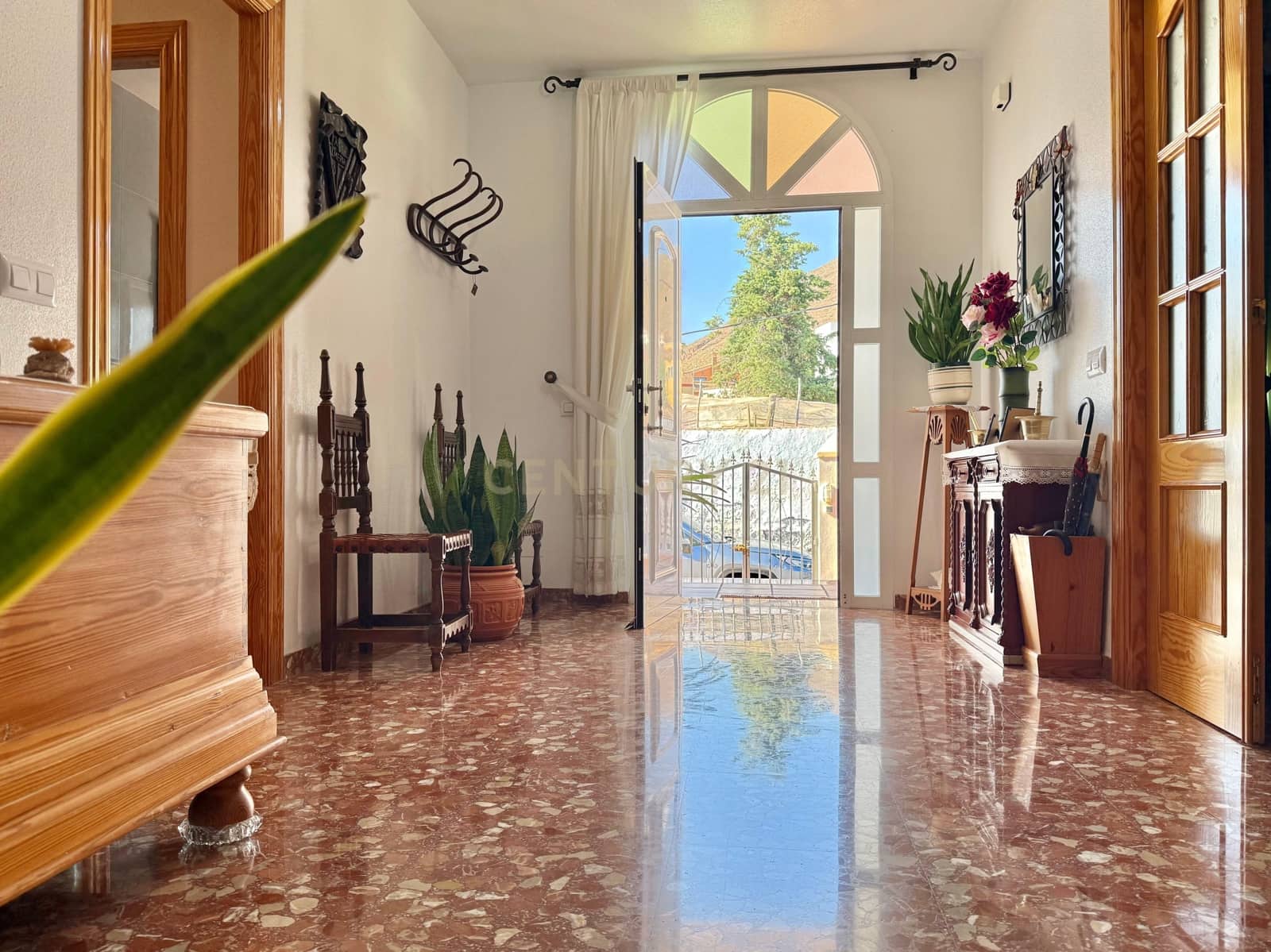 4 sypialnia Finka/Dom wiejski na sprzedaż w Berja z garażem - 379 800 € (Ref: 9471661)