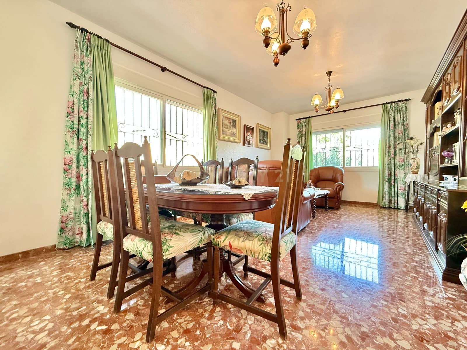 4 sypialnia Finka/Dom wiejski na sprzedaż w Berja z garażem - 379 800 € (Ref: 9471661)