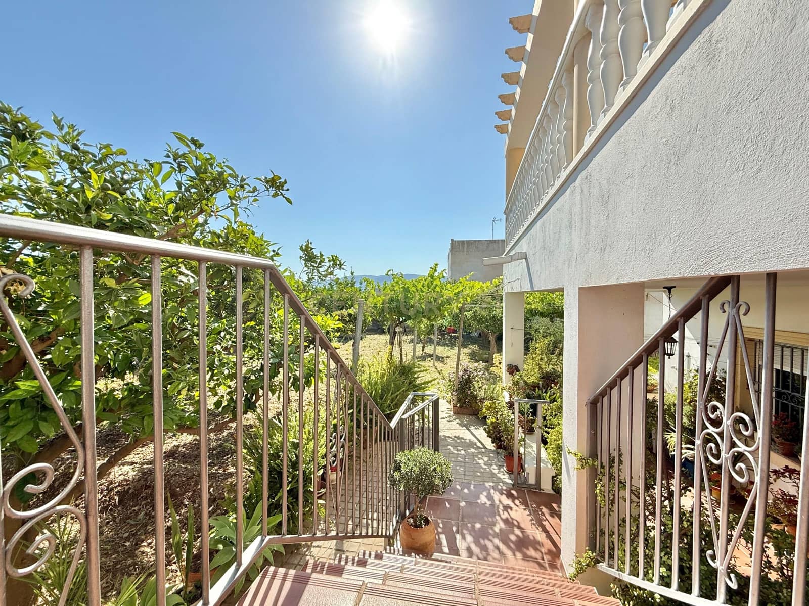 4 sypialnia Finka/Dom wiejski na sprzedaż w Berja z garażem - 379 800 € (Ref: 9471661)