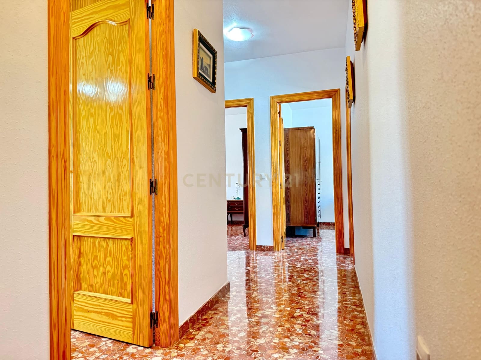 4 sypialnia Finka/Dom wiejski na sprzedaż w Berja z garażem - 379 800 € (Ref: 9471661)