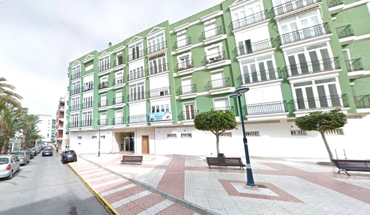 4 bedroom Apartment for sale in Adra - € 170,000 (Ref: 9536255)