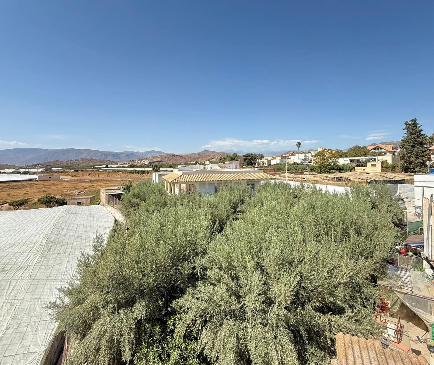 5 bedroom Villa for sale in Berja - € 120,000 (Ref: 9543450)