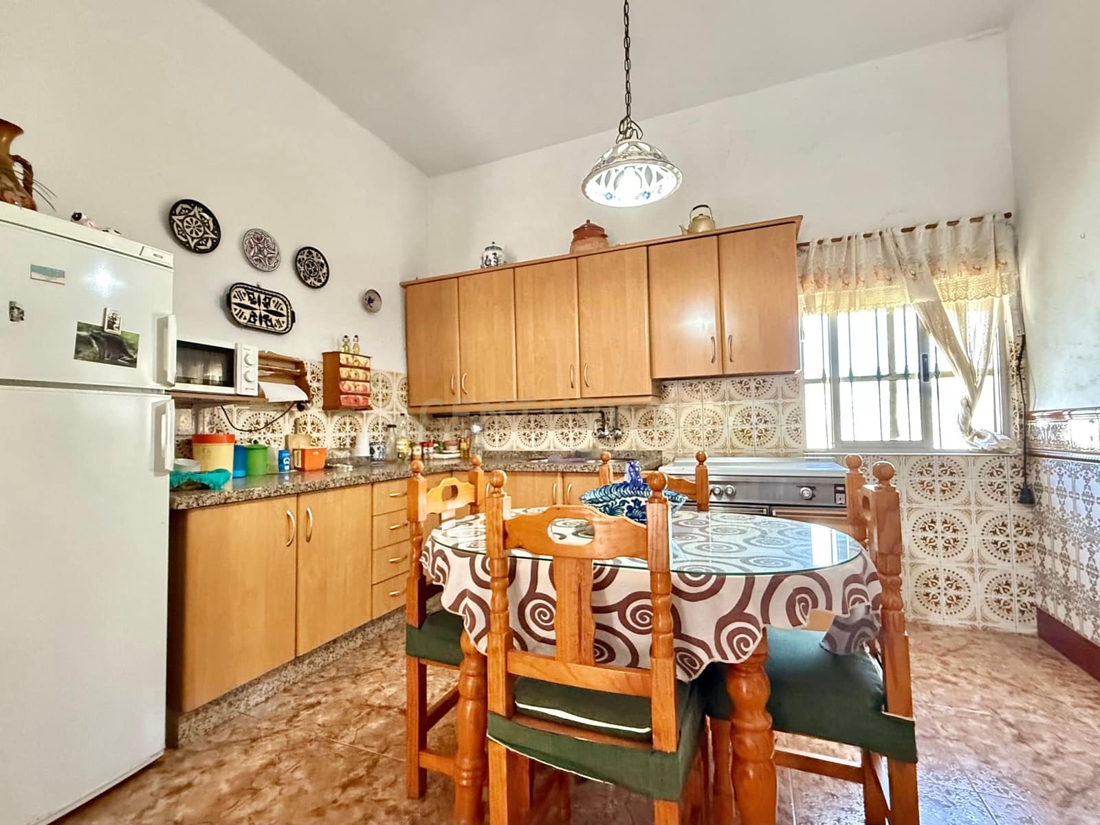 5 bedroom Villa for sale in Berja - € 120,000 (Ref: 9543450)