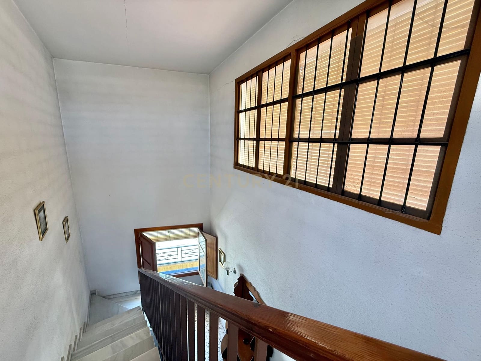 5 bedroom Villa for sale in Berja - € 120,000 (Ref: 9543450)