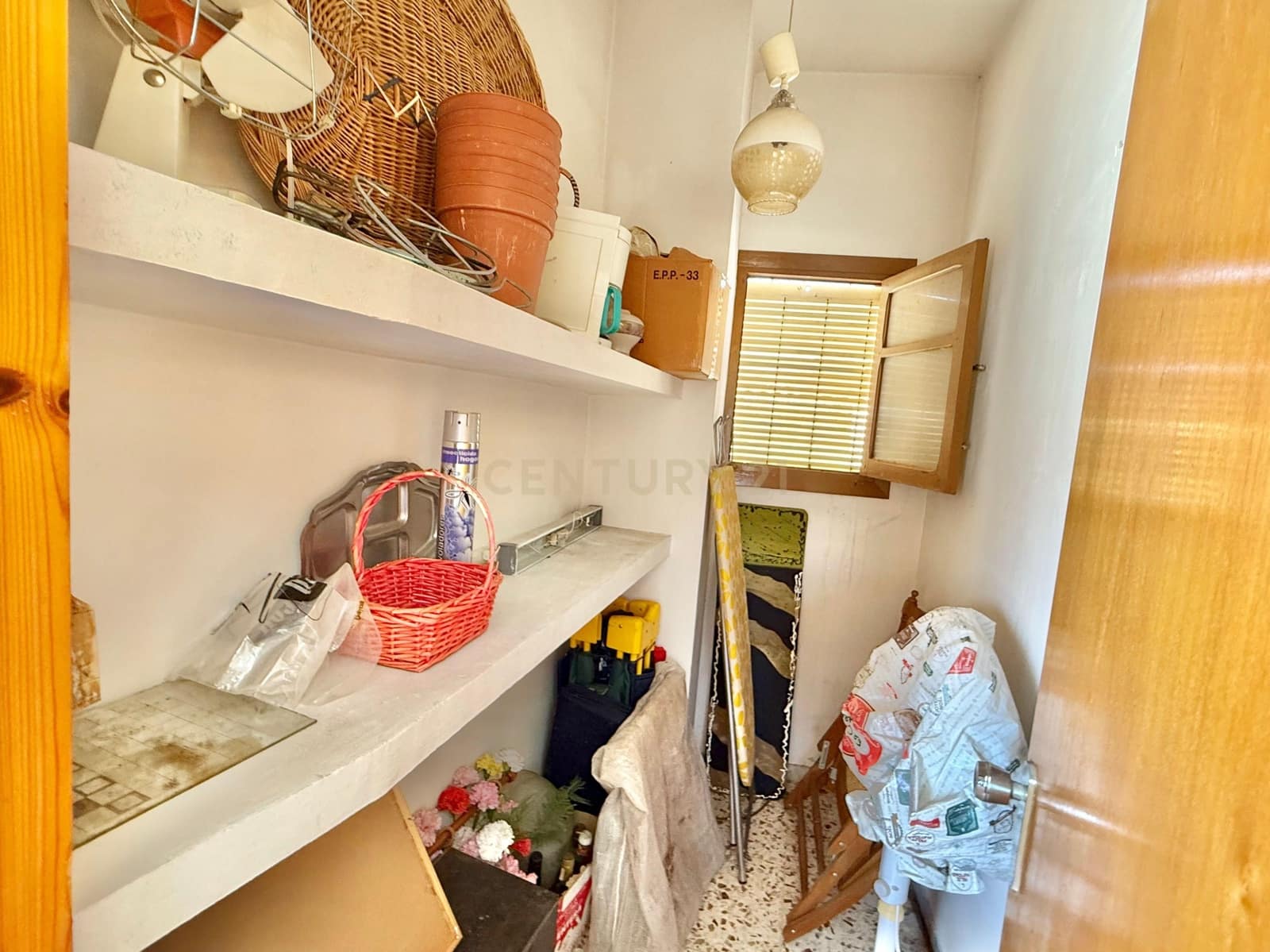 5 bedroom Villa for sale in Berja - € 120,000 (Ref: 9543450)