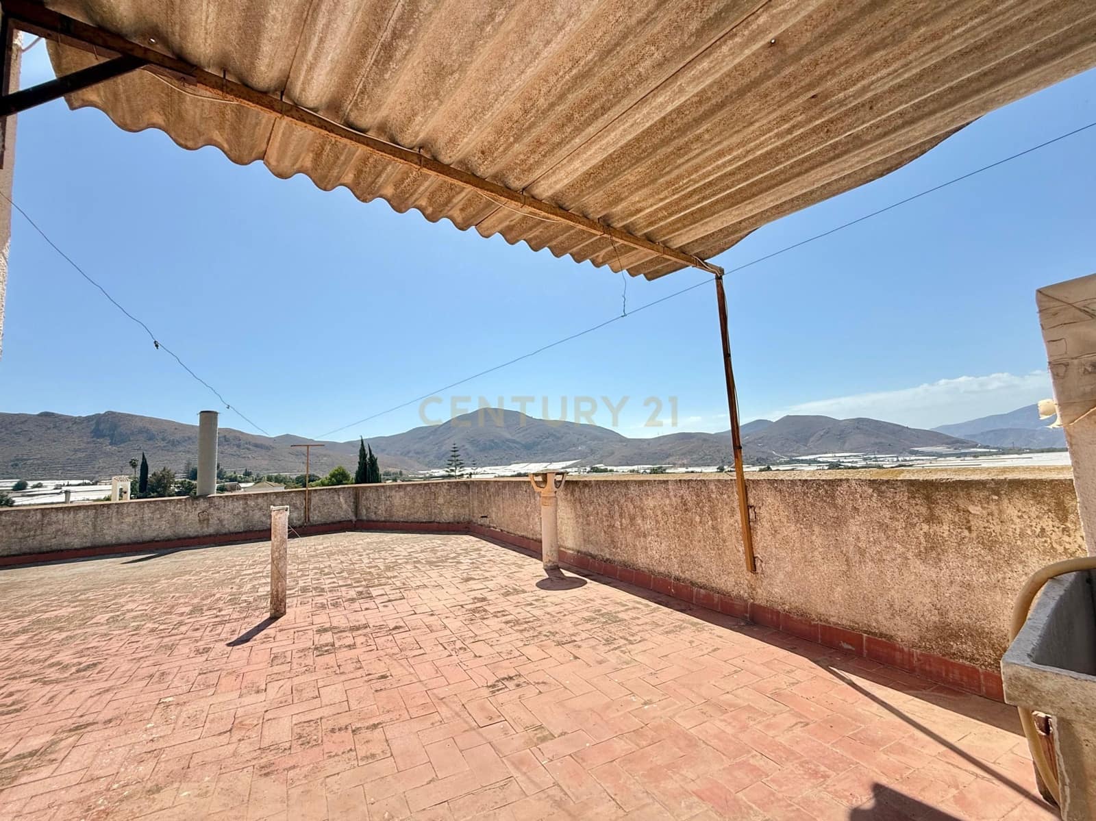 5 bedroom Villa for sale in Berja - € 120,000 (Ref: 9543450)