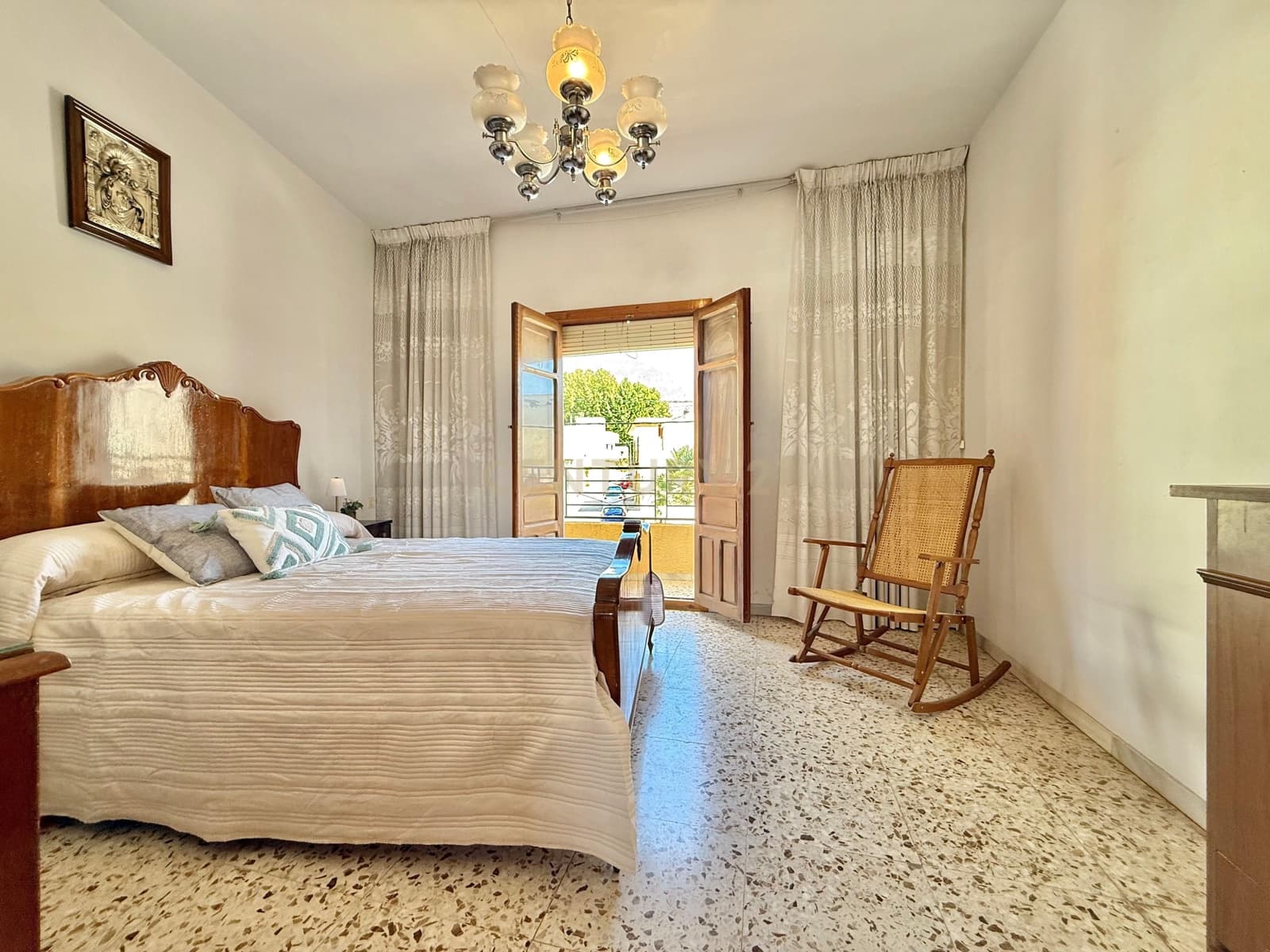 5 bedroom Villa for sale in Berja - € 120,000 (Ref: 9543450)