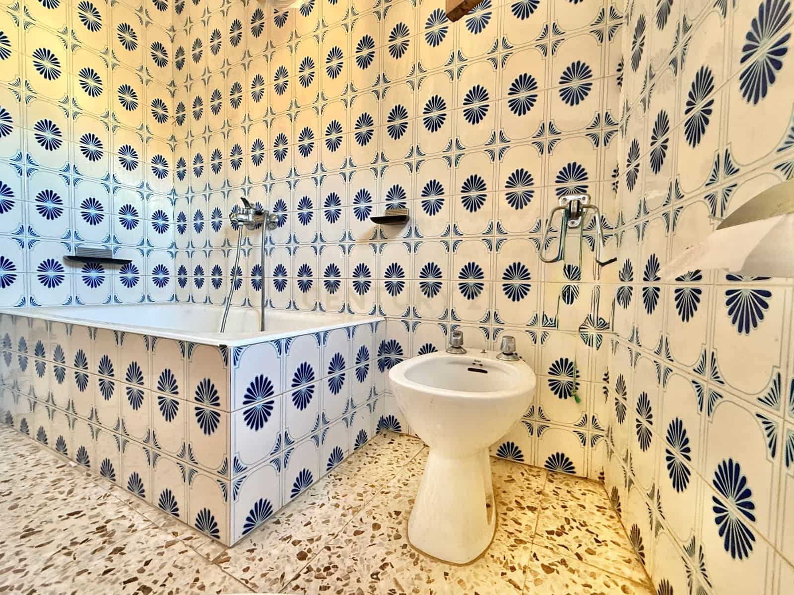 5 bedroom Villa for sale in Berja - € 120,000 (Ref: 9543450)