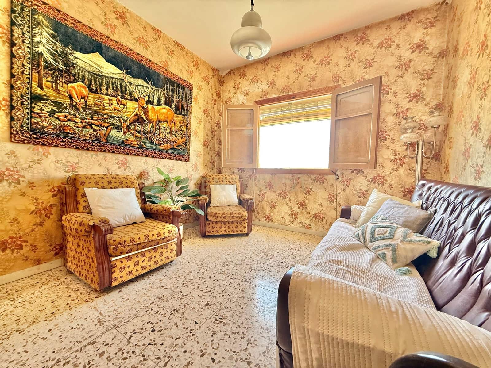 5 bedroom Villa for sale in Berja - € 120,000 (Ref: 9543450)