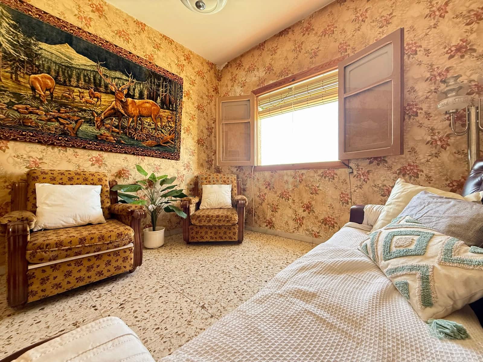 5 bedroom Villa for sale in Berja - € 120,000 (Ref: 9543450)