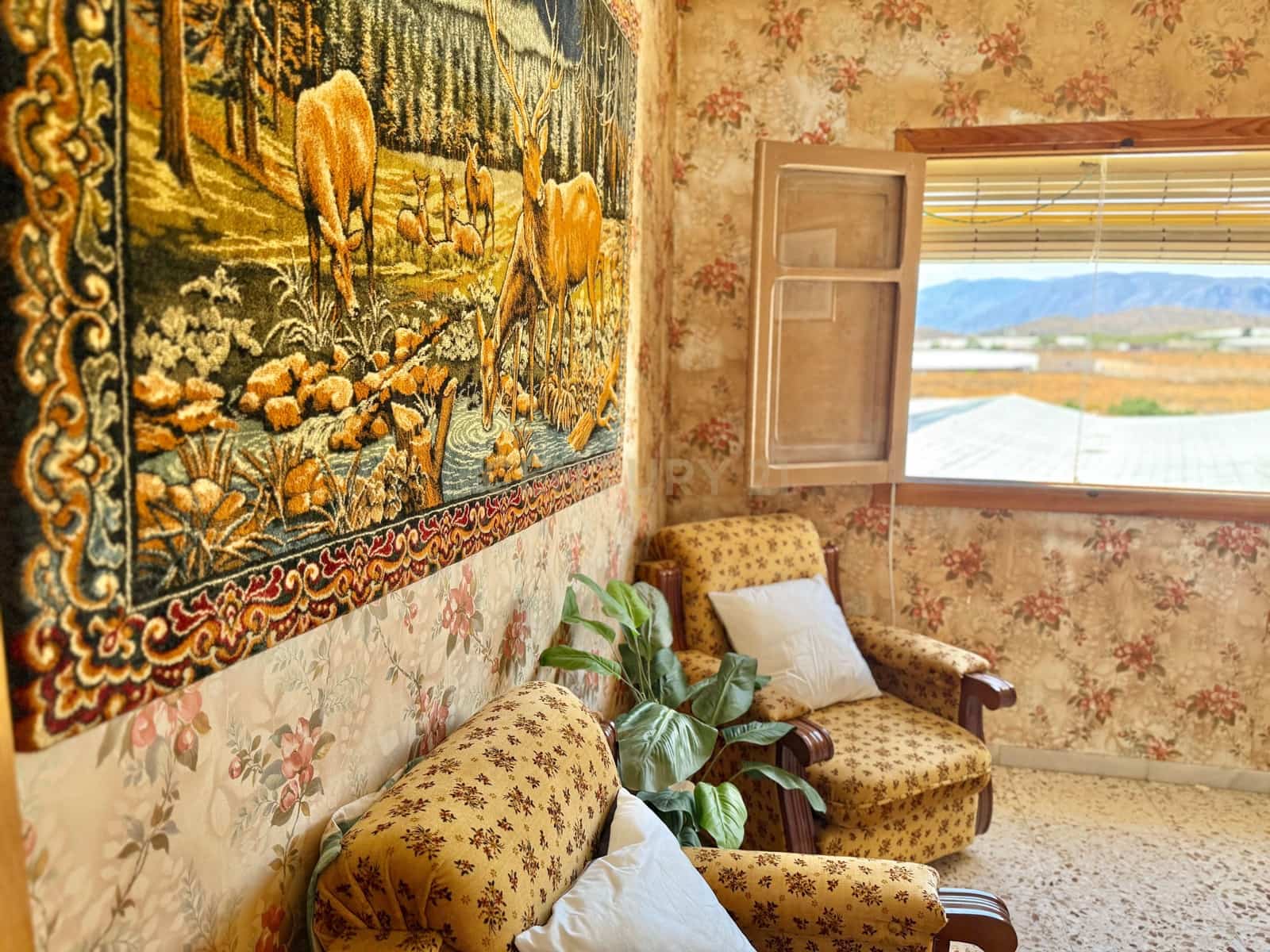 5 bedroom Villa for sale in Berja - € 120,000 (Ref: 9543450)