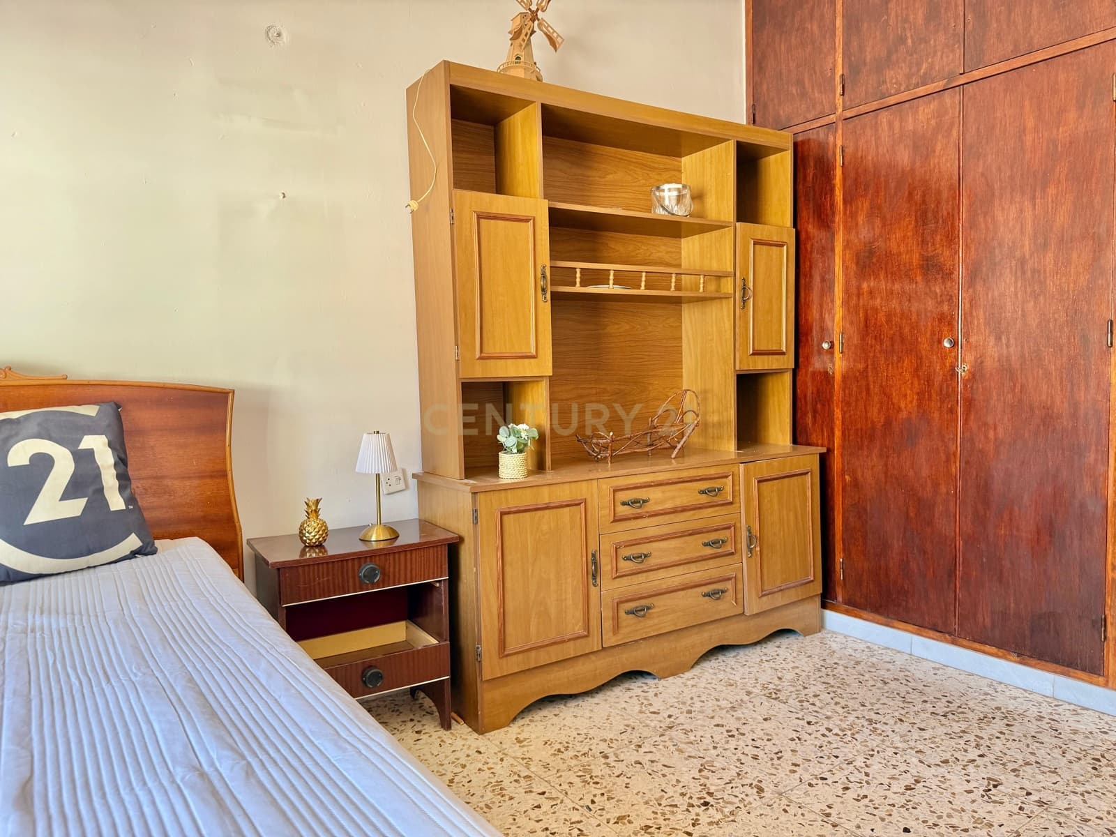 5 bedroom Villa for sale in Berja - € 120,000 (Ref: 9543450)