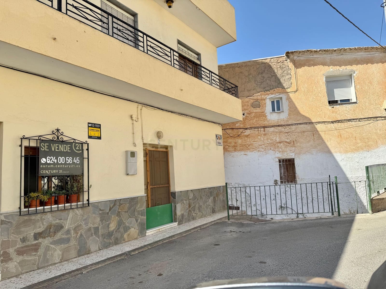 5 bedroom Villa for sale in Berja - € 120,000 (Ref: 9543450)