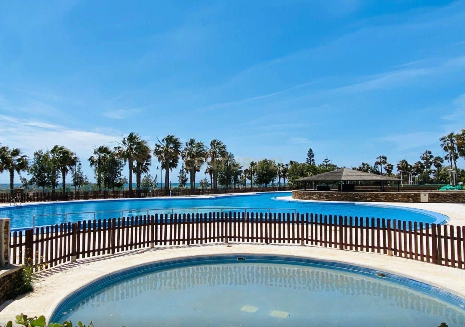 Piso de 2 habitaciones en El Ejido en venta con piscina - 195.000 € (Ref: 9598376)