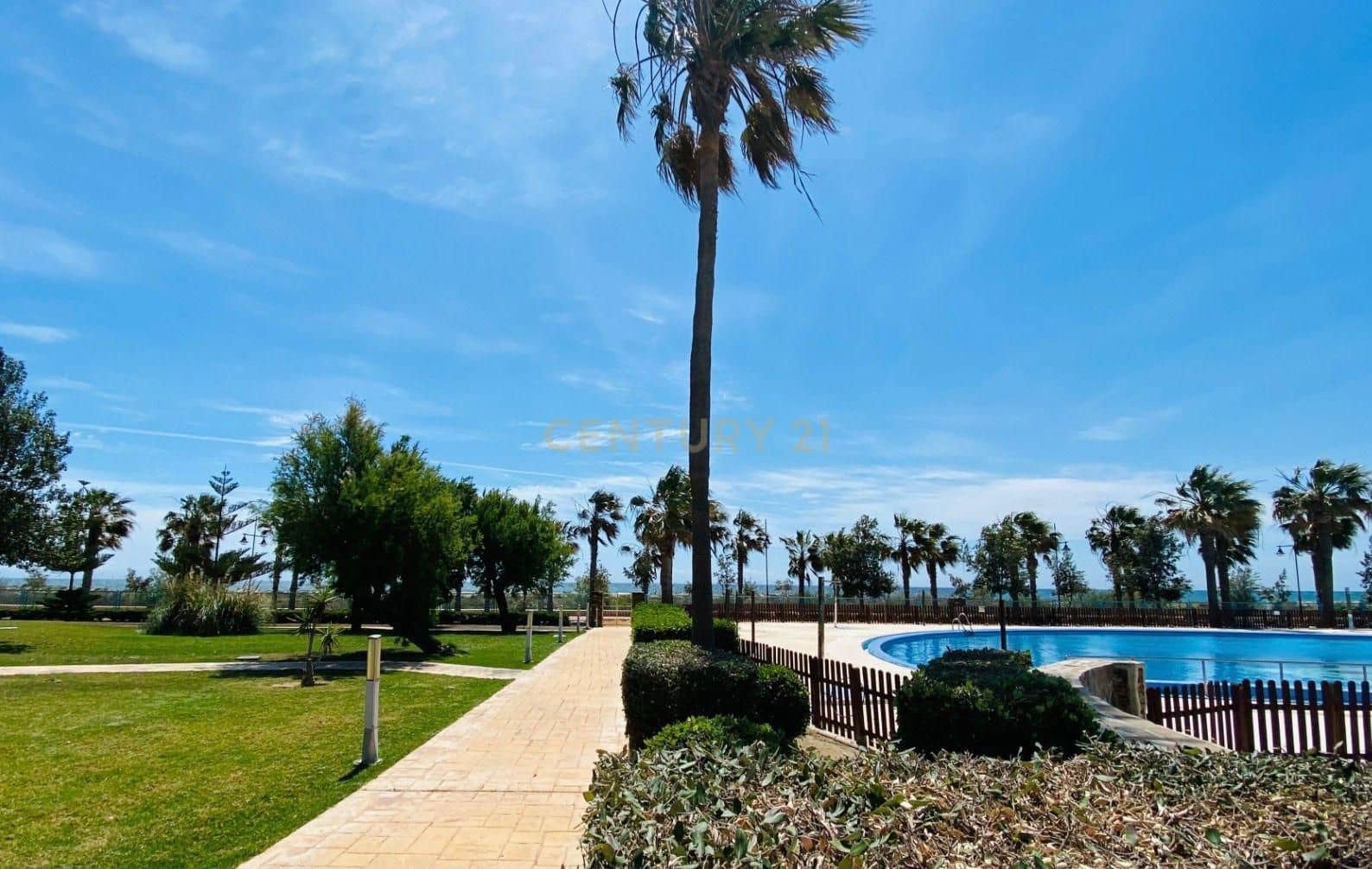 Piso de 2 habitaciones en El Ejido en venta con piscina - 195.000 € (Ref: 9598376)