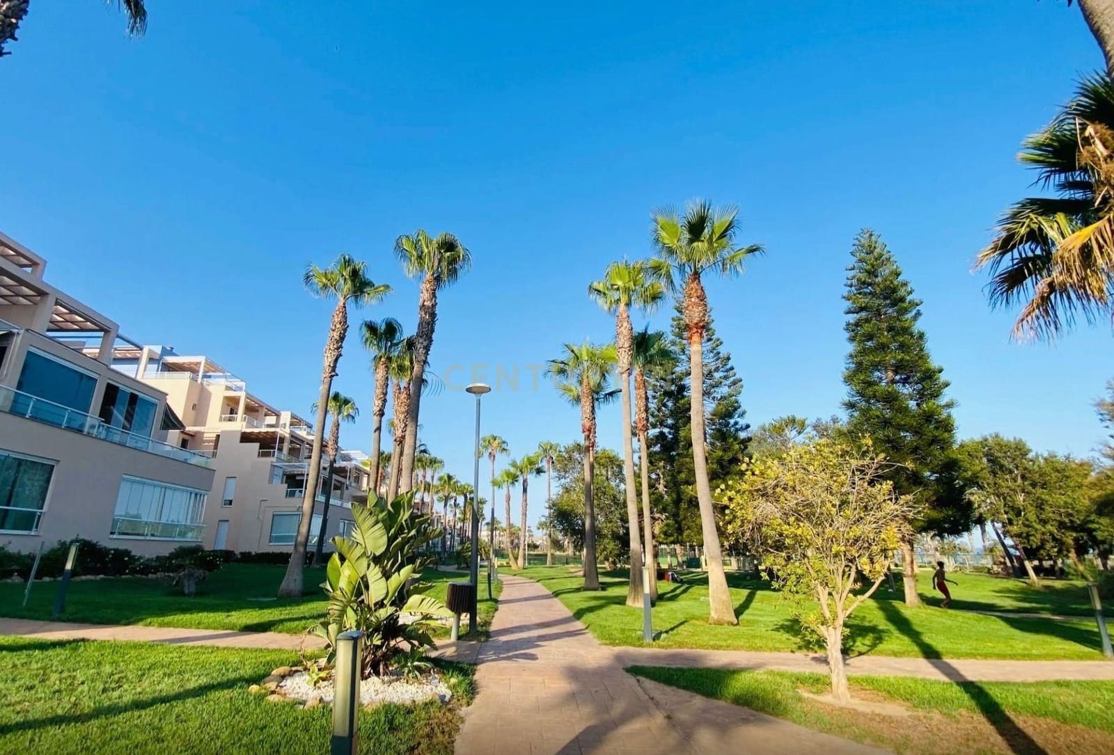 Piso de 2 habitaciones en El Ejido en venta con piscina - 195.000 € (Ref: 9598376)