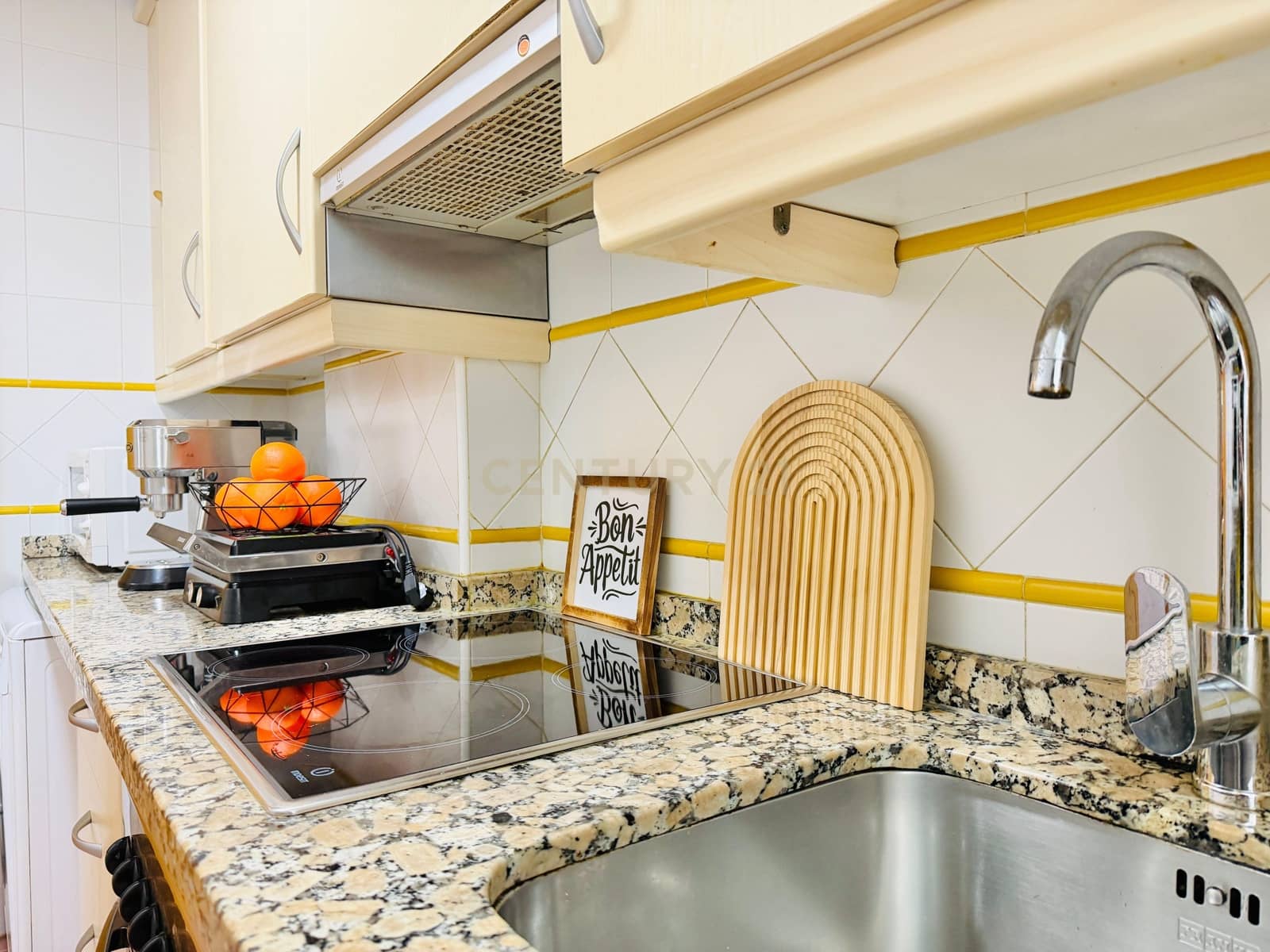 Piso de 2 habitaciones en El Ejido en venta con piscina - 195.000 € (Ref: 9598376)