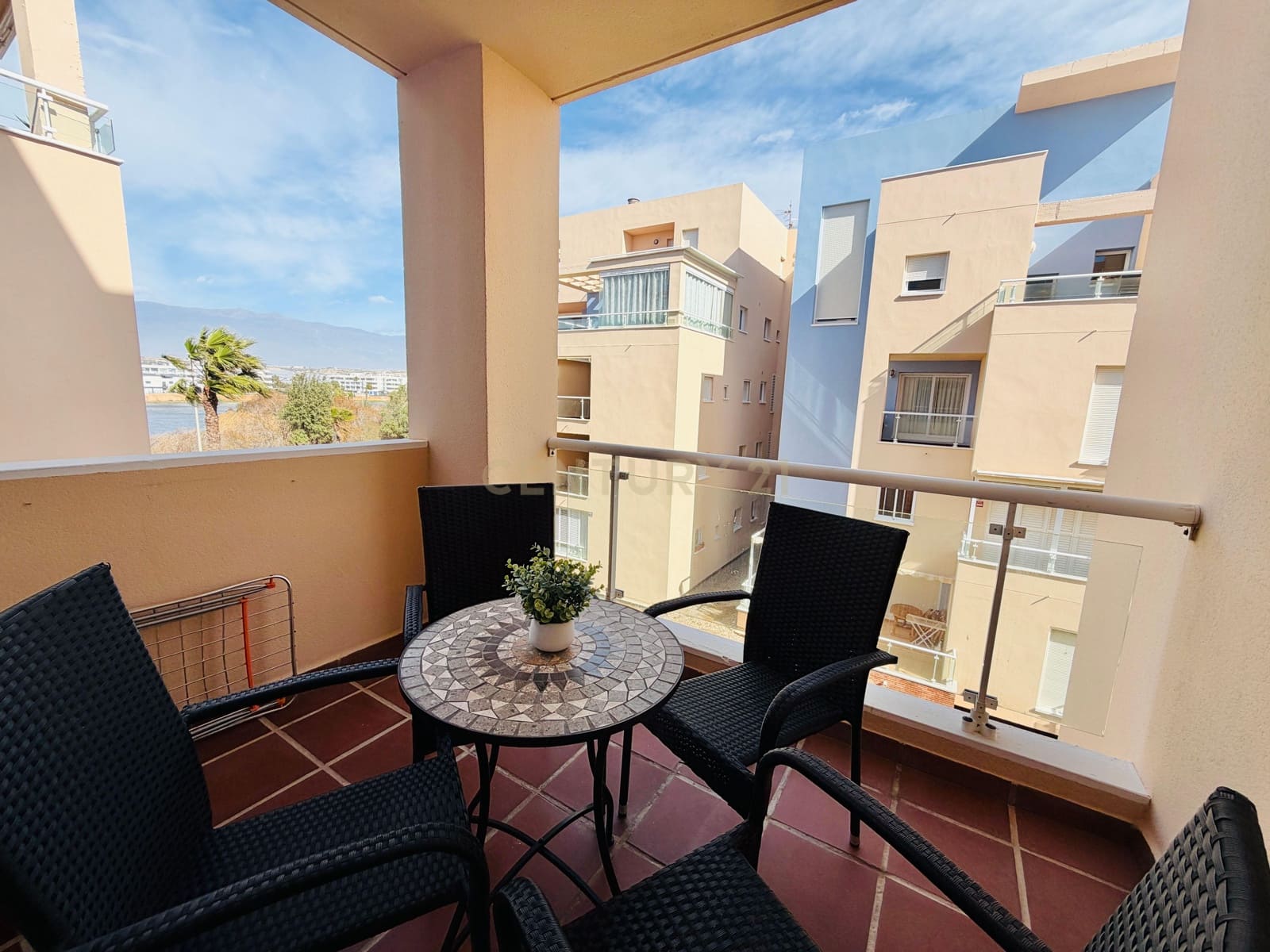 Piso de 2 habitaciones en El Ejido en venta con piscina - 195.000 € (Ref: 9598376)