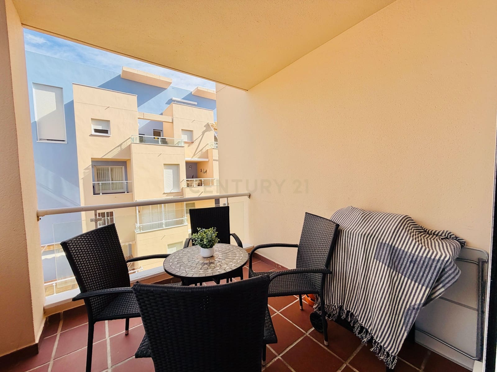 Piso de 2 habitaciones en El Ejido en venta con piscina - 195.000 € (Ref: 9598376)