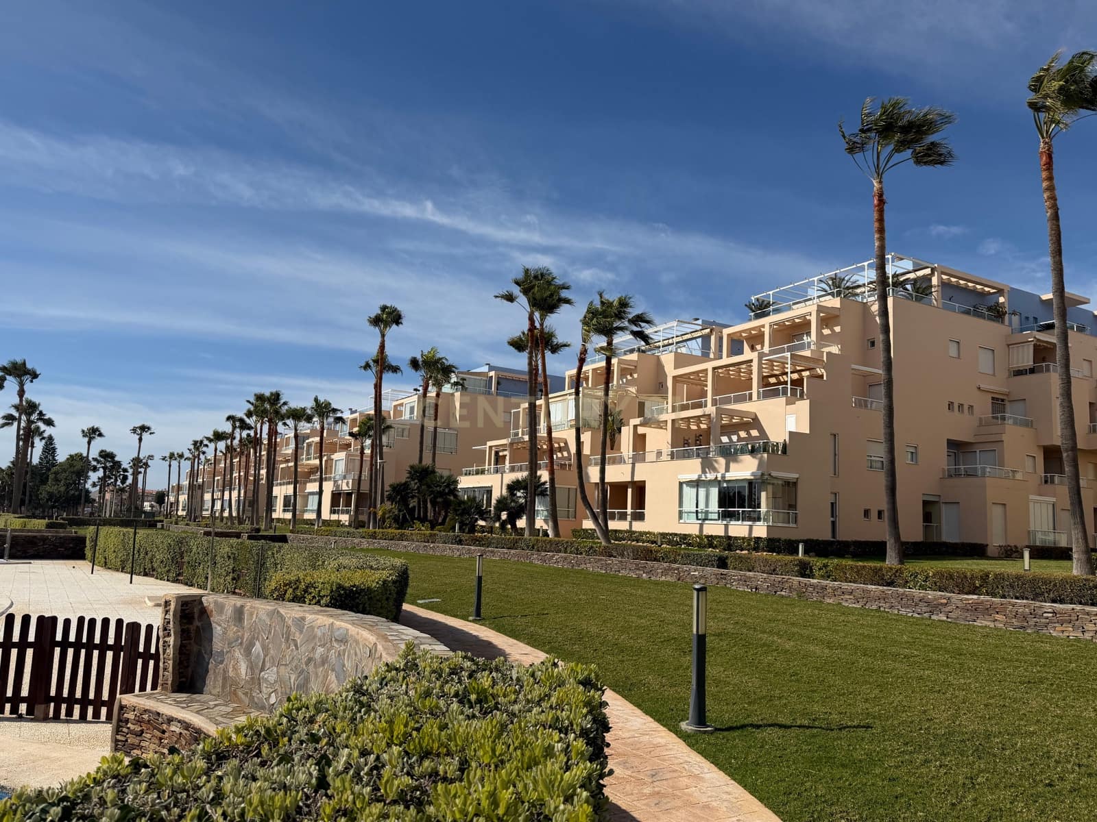 Piso de 2 habitaciones en El Ejido en venta con piscina - 195.000 € (Ref: 9598376)