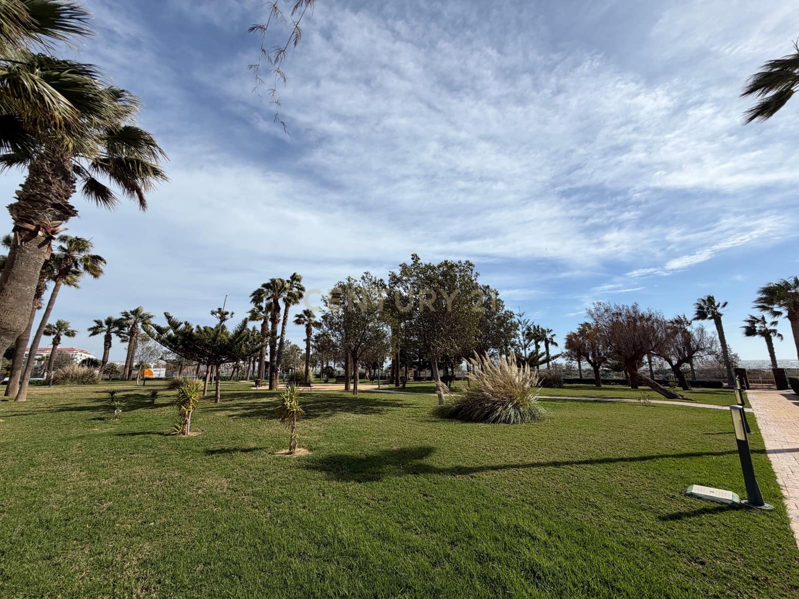 Piso de 2 habitaciones en El Ejido en venta con piscina - 195.000 € (Ref: 9598376)