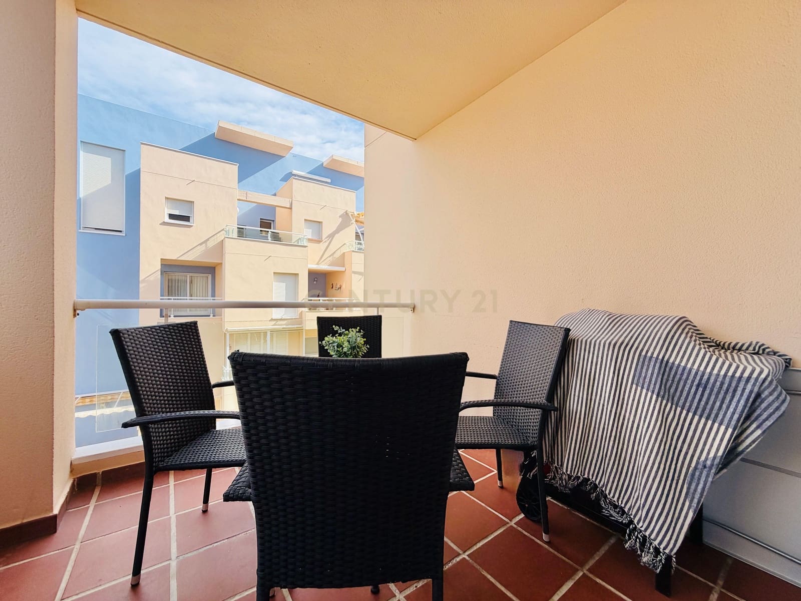 Piso de 2 habitaciones en El Ejido en venta con piscina - 195.000 € (Ref: 9598376)