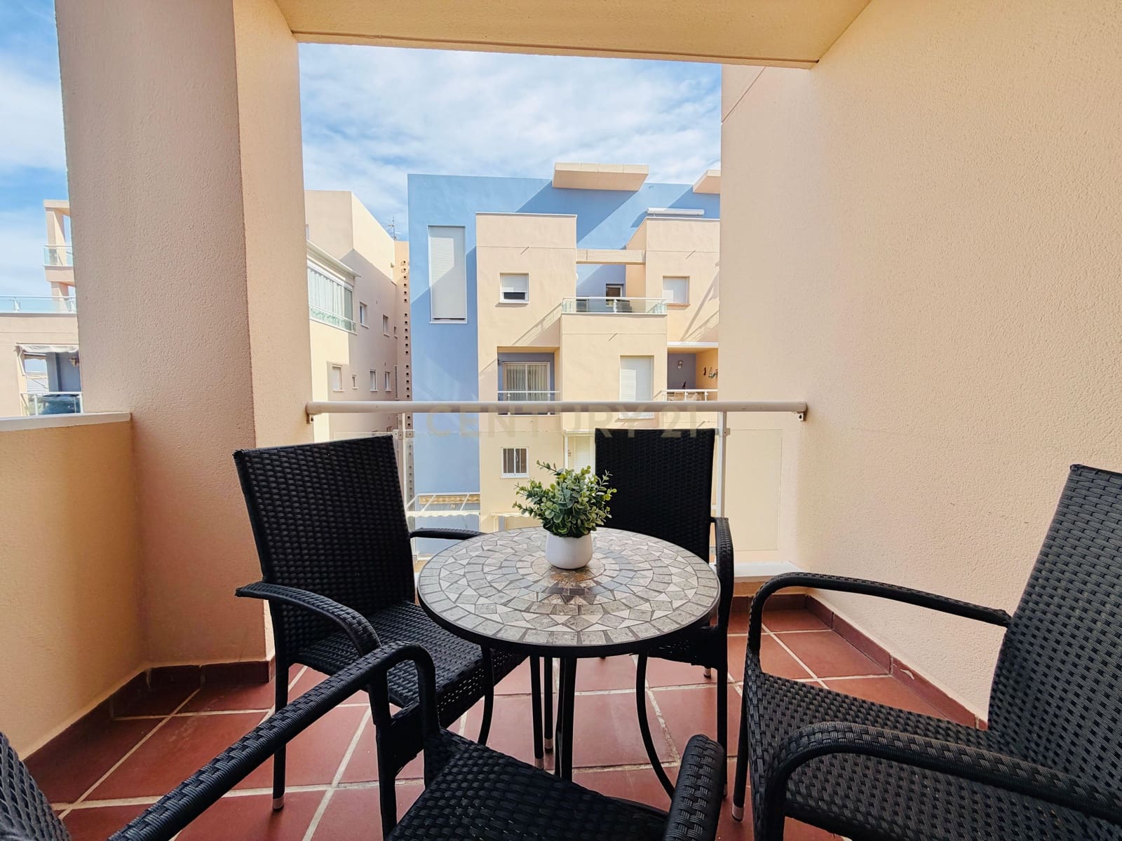Piso de 2 habitaciones en El Ejido en venta con piscina - 195.000 € (Ref: 9598376)
