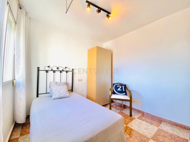 4 bedroom Apartment for sale in Roquetas de Mar - € 212,100 (Ref: 9626934)