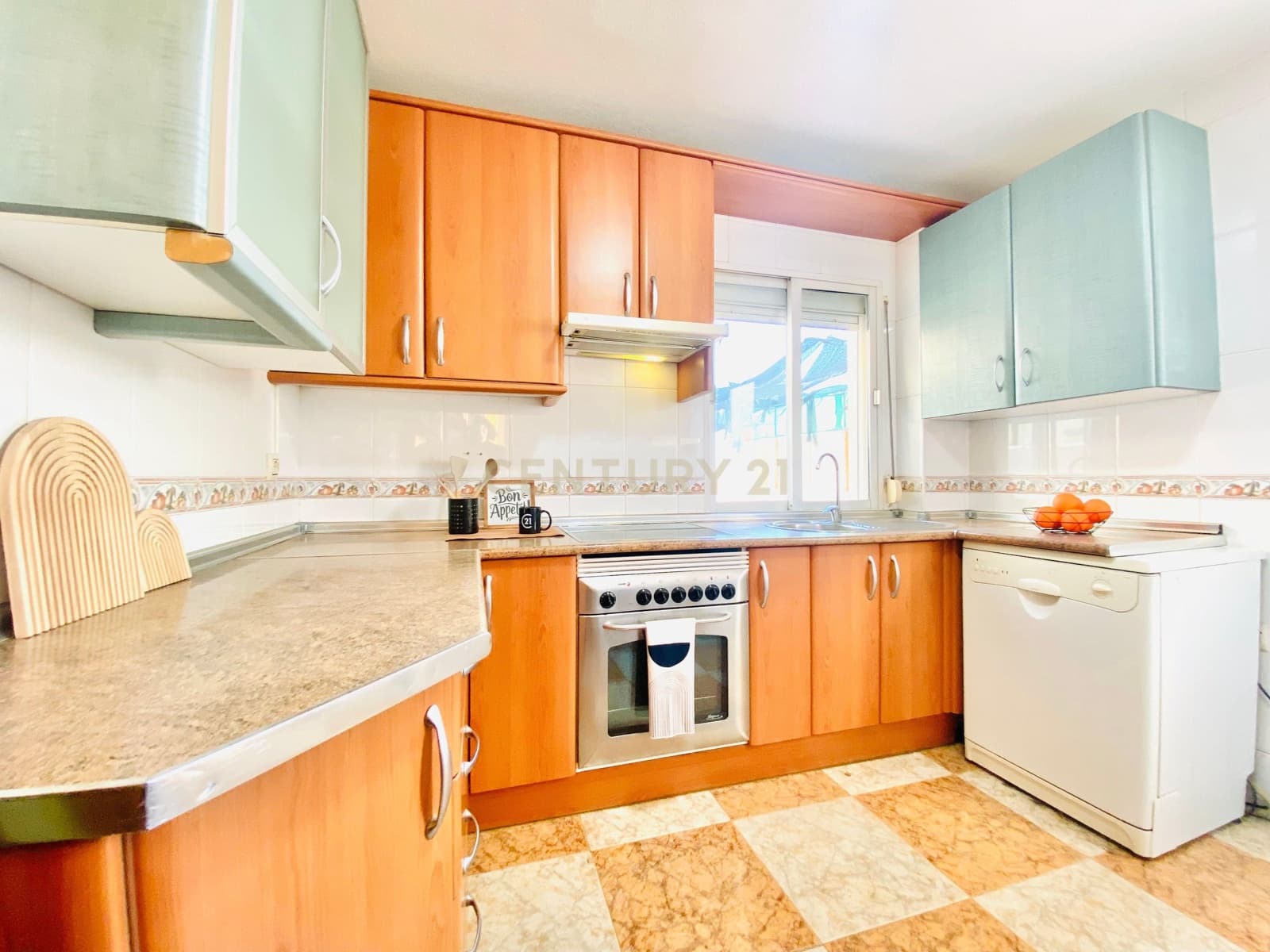 4 bedroom Apartment for sale in Roquetas de Mar - € 212,100 (Ref: 9626934)