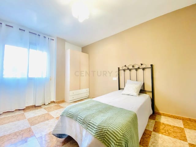 4 bedroom Apartment for sale in Roquetas de Mar - € 212,100 (Ref: 9626934)