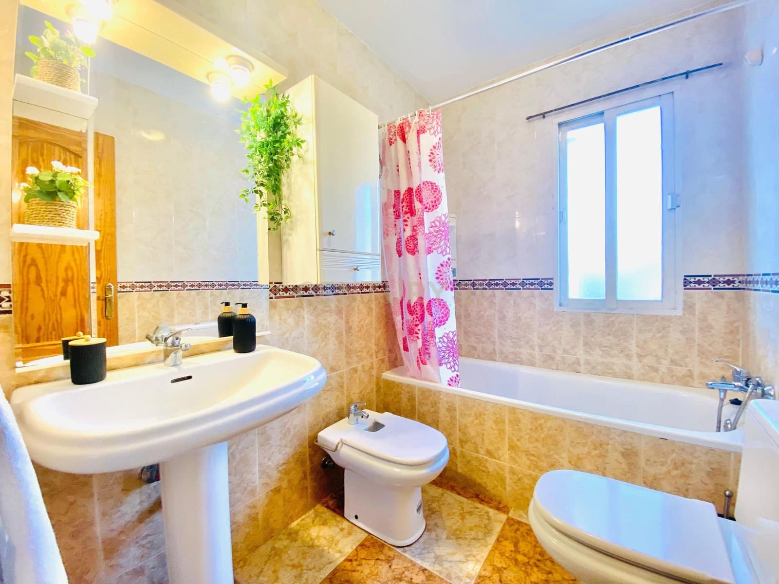 4 bedroom Apartment for sale in Roquetas de Mar - € 212,100 (Ref: 9626934)