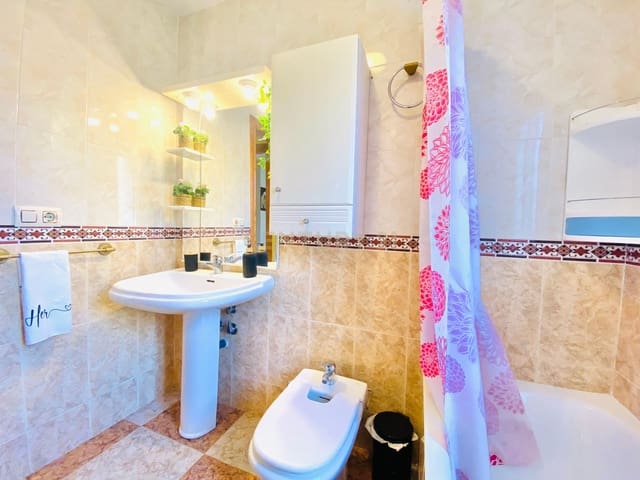 4 bedroom Apartment for sale in Roquetas de Mar - € 212,100 (Ref: 9626934)