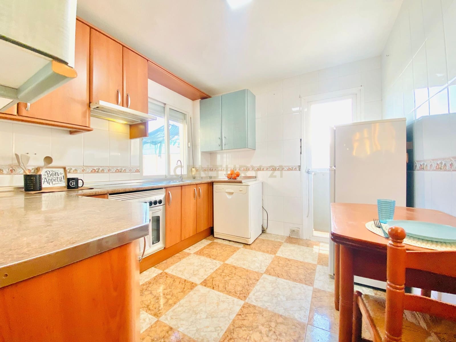 4 bedroom Apartment for sale in Roquetas de Mar - € 212,100 (Ref: 9626934)