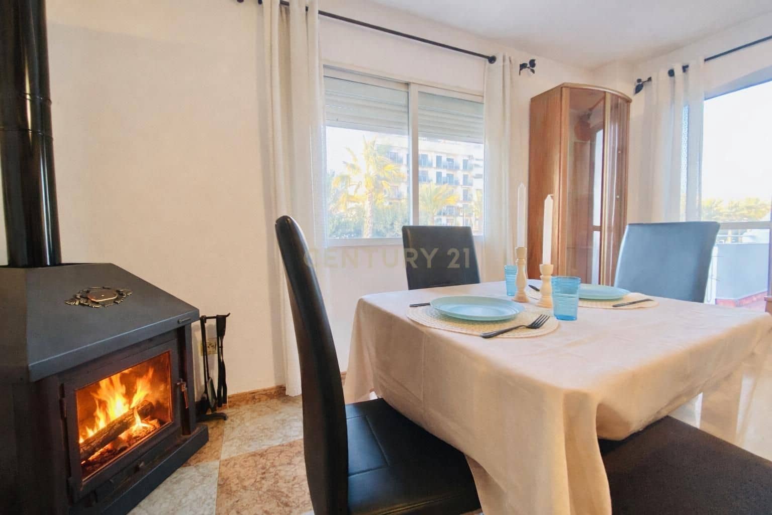 4 bedroom Apartment for sale in Roquetas de Mar - € 200,000 (Ref: 9626934)