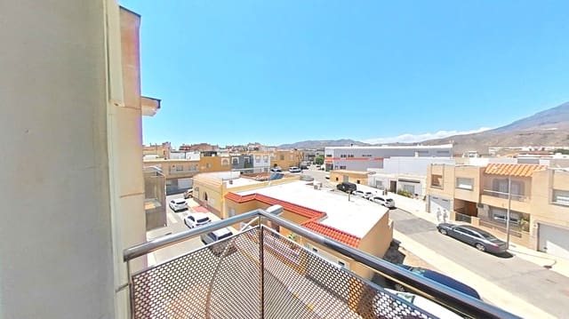 3 makuuhuone Omakotitalo myytävänä paikassa El Ejido mukana 
autotalli - 200 500 € (Ref: 9679303)