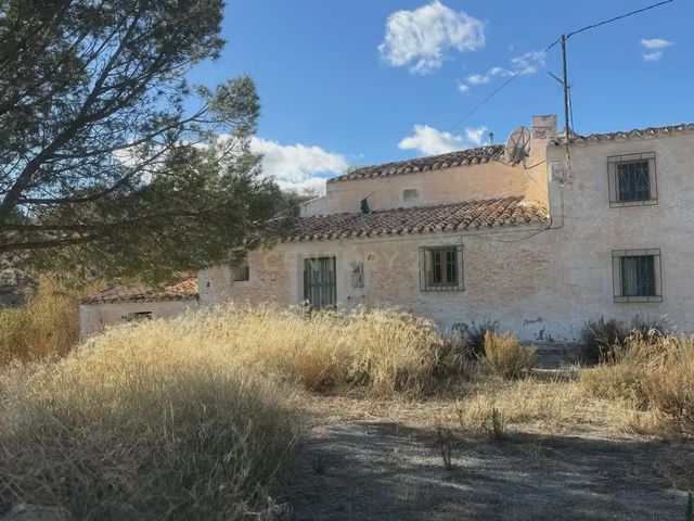 3 slaapkamer Finca/Landhuis te koop in Vélez-Rubio - € 85.000 (Ref: 9787579)