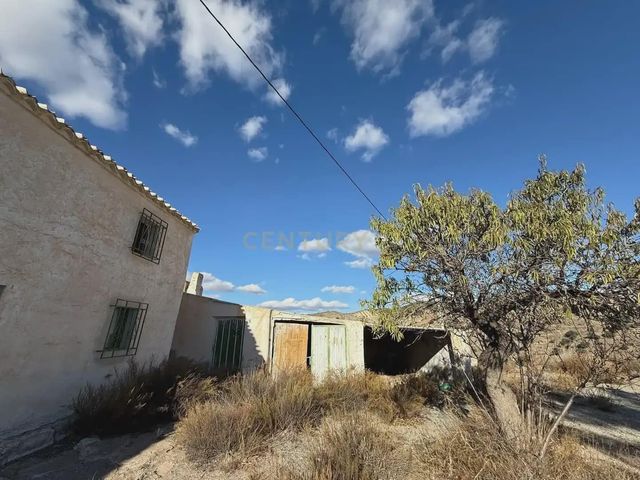 3 slaapkamer Finca/Landhuis te koop in Vélez-Rubio - € 85.000 (Ref: 9787579)
