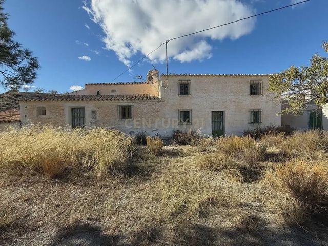 3 slaapkamer Finca/Landhuis te koop in Vélez-Rubio - € 85.000 (Ref: 9787579)