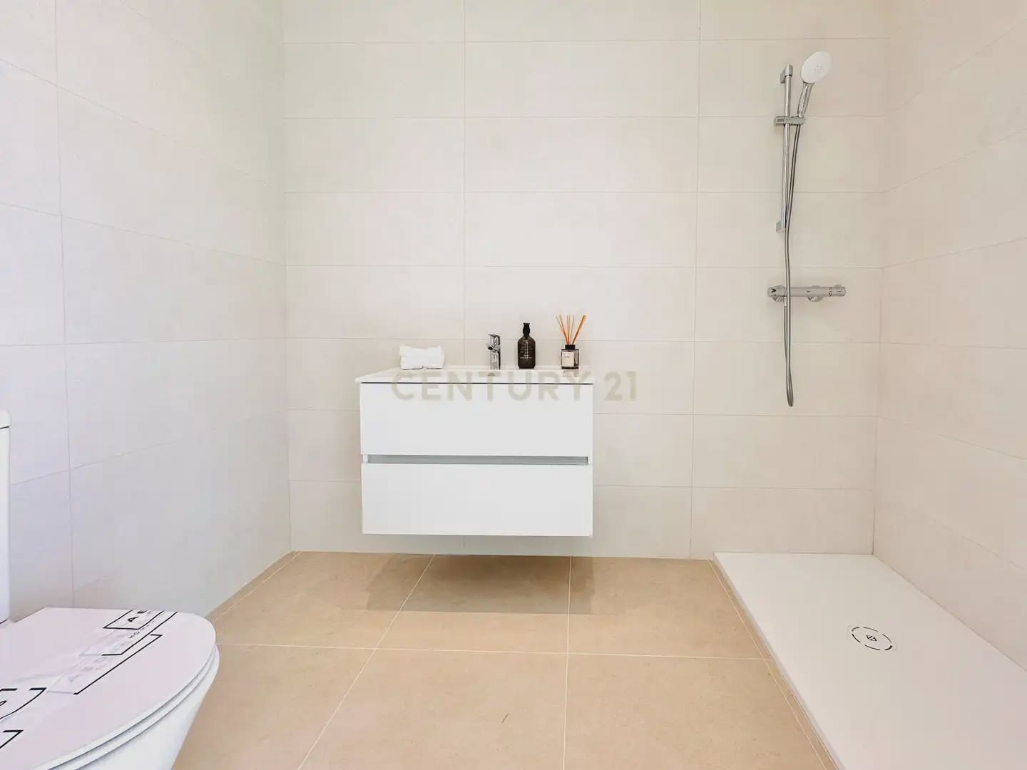 2 bedroom Beach Apartment for sale in El Ejido with pool - € 254,000 (Ref: 9804872)