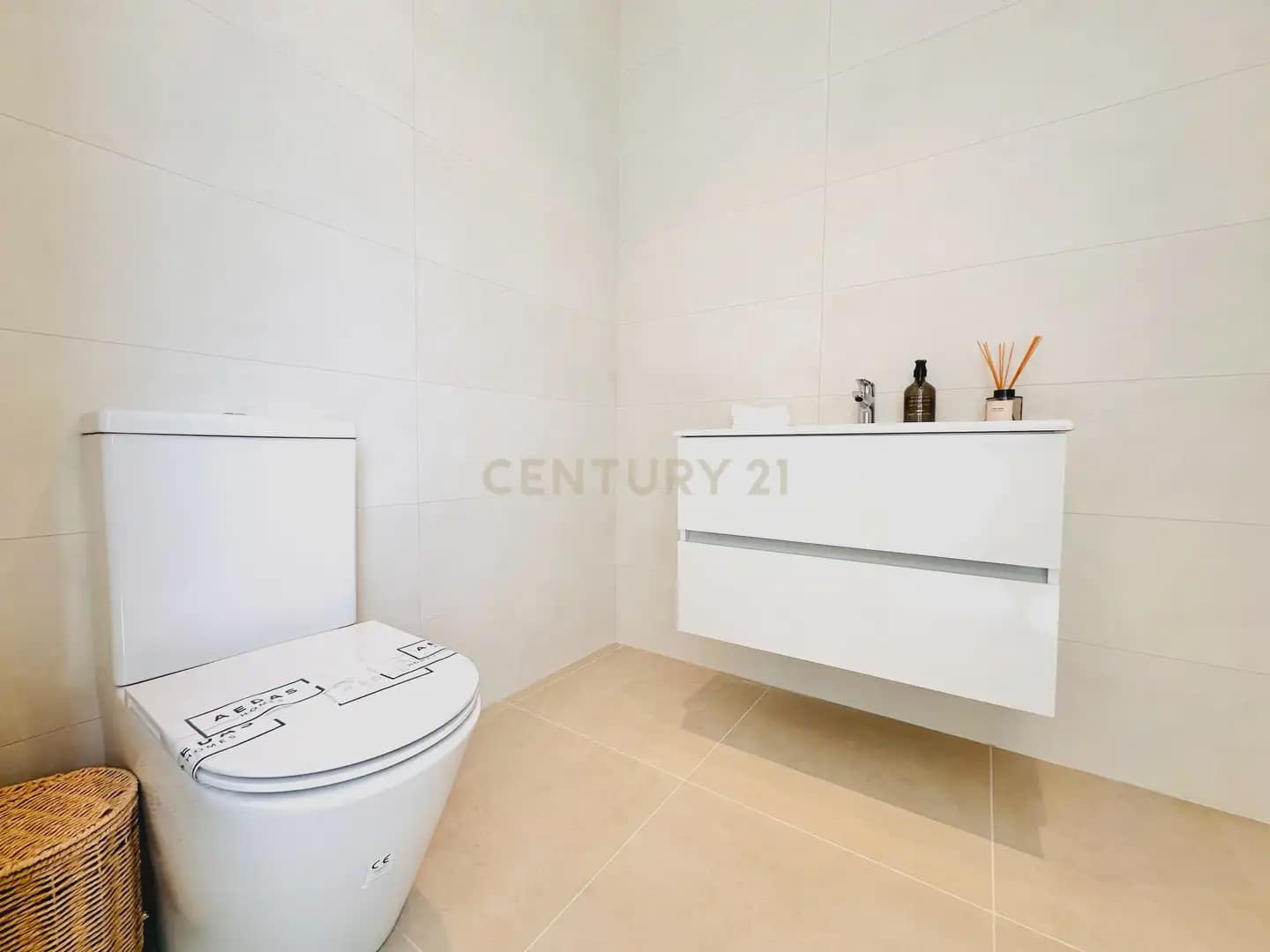 2 bedroom Beach Apartment for sale in El Ejido with pool - € 254,000 (Ref: 9804872)