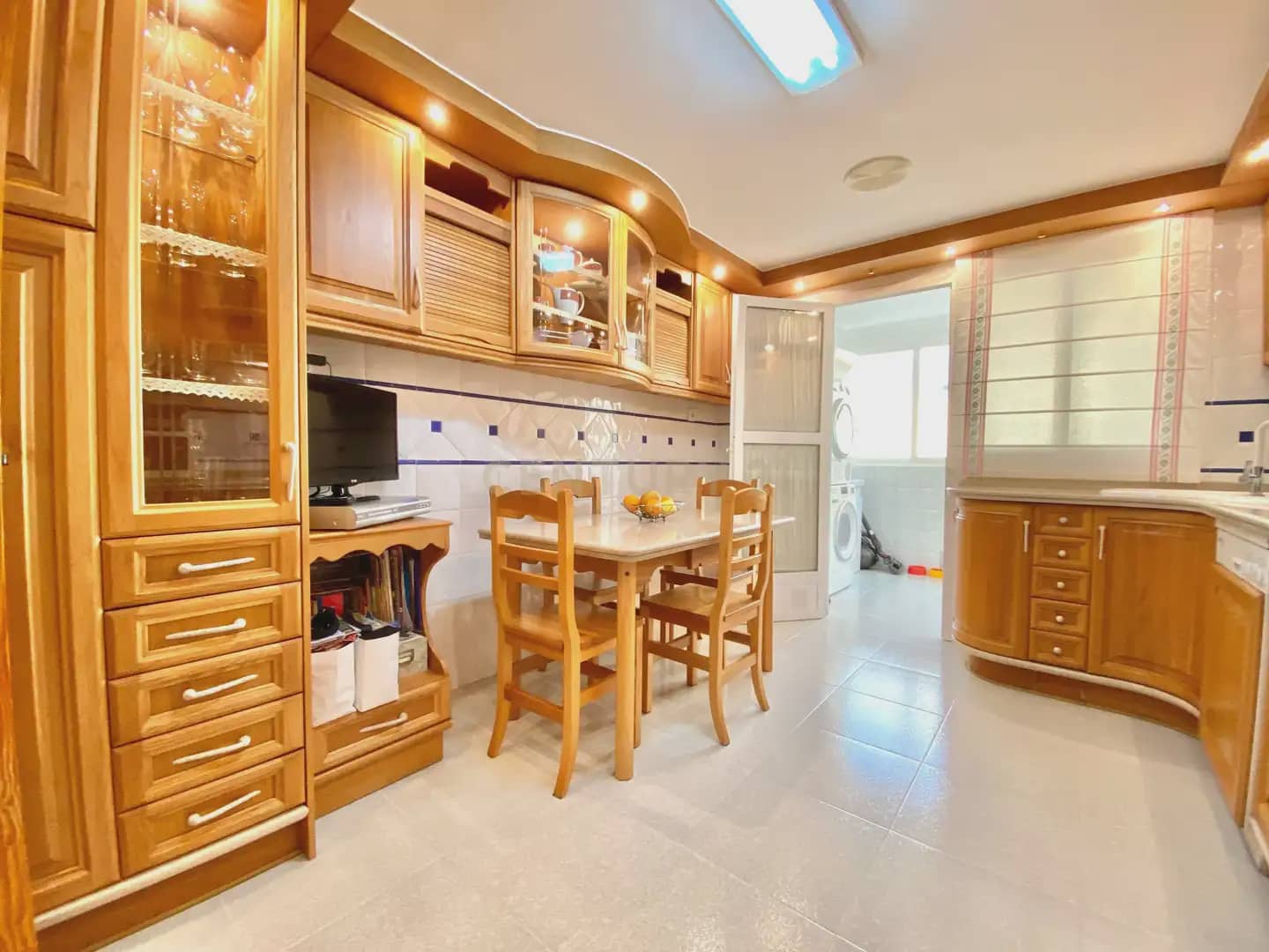 4 makuuhuone Asunto myytävänä paikassa El Ejido mukana 
autotalli - 150 000 € (Ref: 9824230)