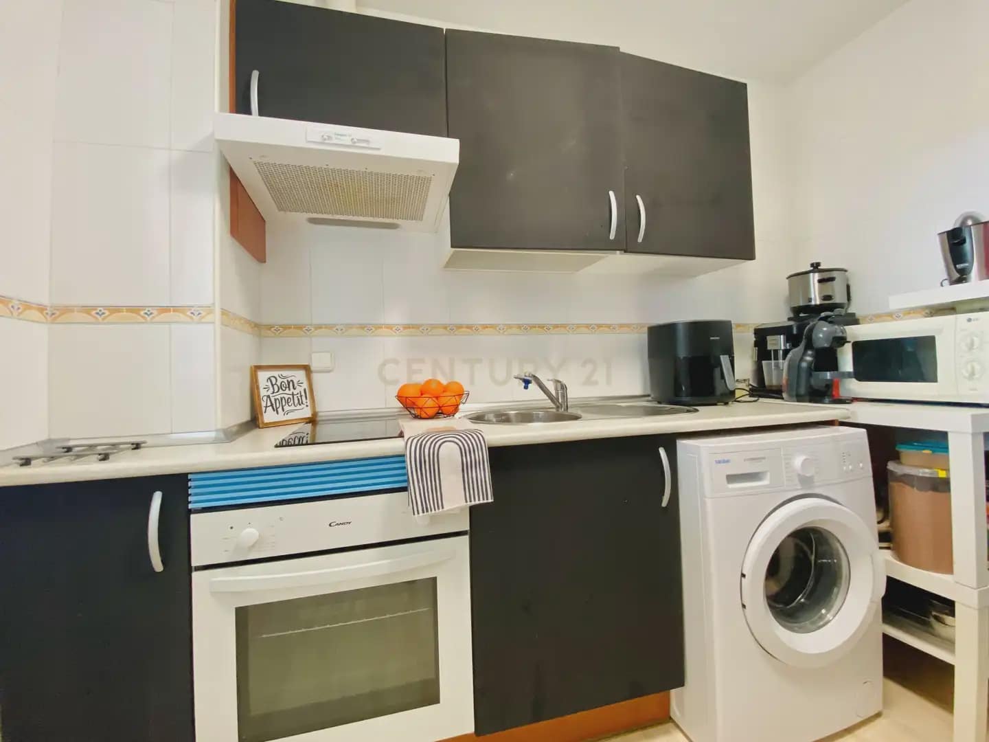 2 bedroom Apartment for sale in El Ejido - € 260,000 (Ref: 9838316)