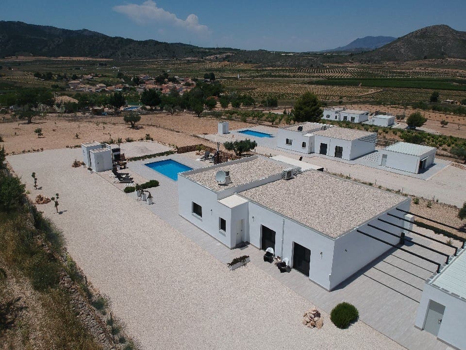 3 soveværelse Finca/Landehus til salg i Macisvenda med swimmingpool garage - € 340.000 (Ref: 8804047)