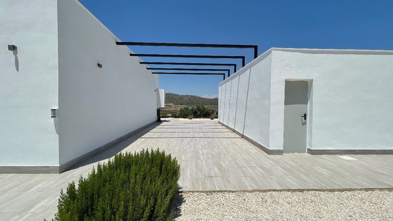 3 soveværelse Finca/Landehus til salg i Macisvenda med swimmingpool garage - € 340.000 (Ref: 8804047)