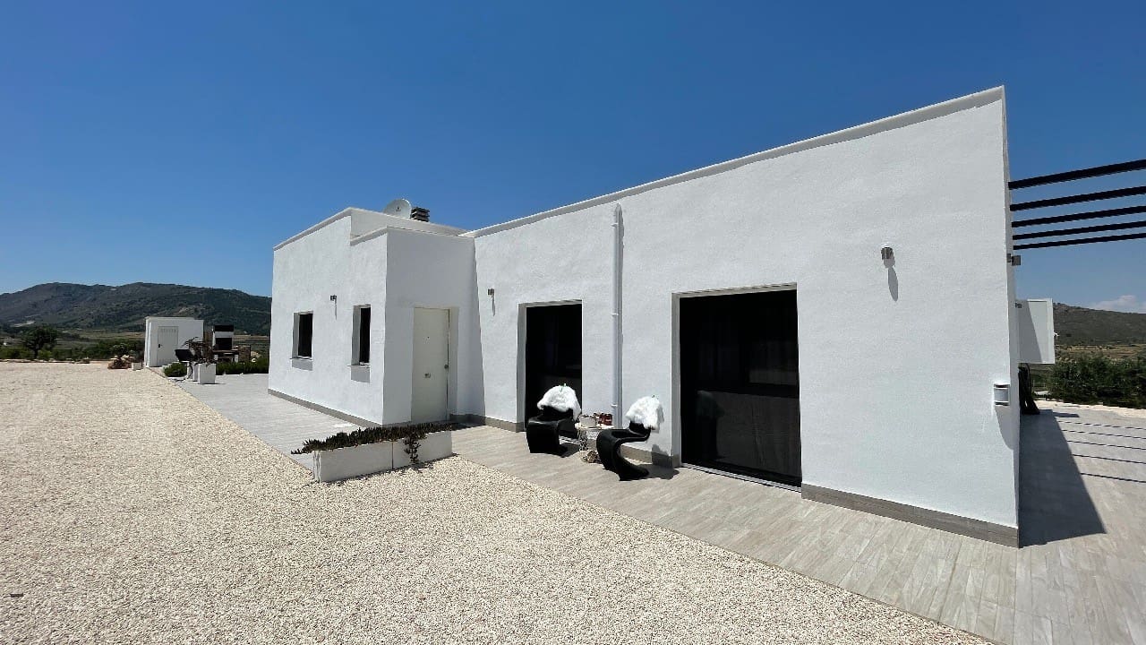 3 soveværelse Finca/Landehus til salg i Macisvenda med swimmingpool garage - € 340.000 (Ref: 8804047)