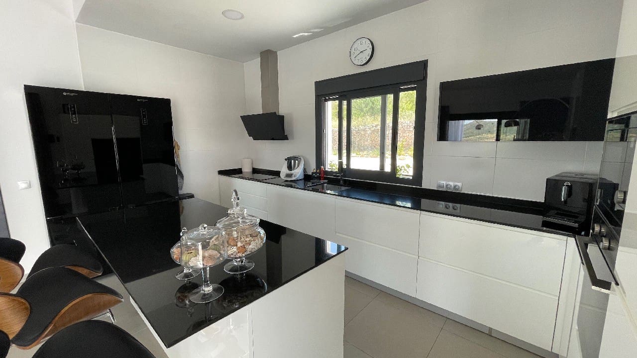 3 soveværelse Finca/Landehus til salg i Macisvenda med swimmingpool garage - € 340.000 (Ref: 8804047)